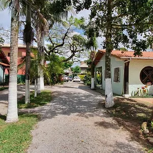  Inn Charle Brown